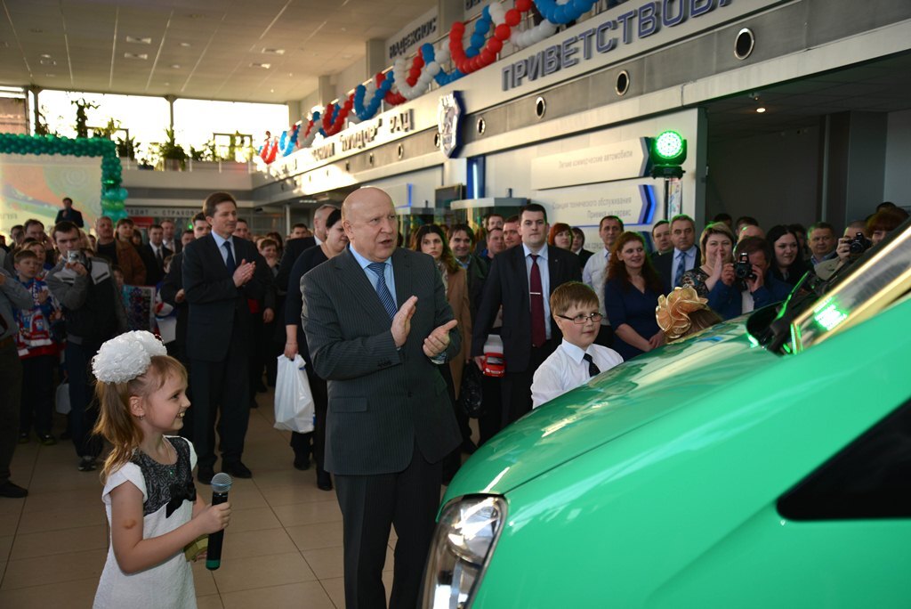 gubernator-vozle-mashin.jpg gubernator-vozle-mashin.jpg